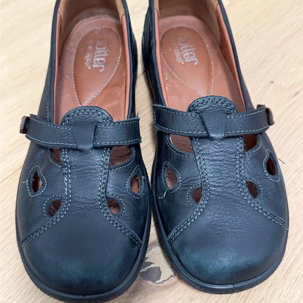 Hotter Black Leather Flats with Cutout Design UK 5 = US 7